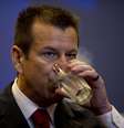 Dunga é apresentado como técnico da Seleção Brasileira  Foto: Mauro Pimentel  / Terra