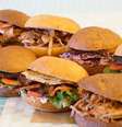 Ao contrário do que muitos pensam, ser carinhoso com o meio ambiente não significa gastar valores extraordinários. Na Sandwich Me In, os preços dos hambúrgueres, por exemplo, variam entre US$ 7 e US$ 9 (R$ 15 e R$ 20)  Foto: @SandwichMeIn/Facebook / Reprodução
