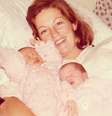 Gisele Bündchen postou foto antiga em que aparece no colo da mãe  Foto: @giseleofficial/ Instagram / Reprodução
