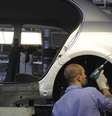 <p>Operário trabalha em linha de montagem de uma planta da Volkswagen em São Bernardo do Campo</p>  Foto: Nacho Doce / Reuters
