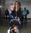 Luciana Gimenez desembarca com o filho em São Paulo  Foto: Caio Duran / AgNews