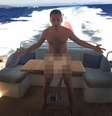 <p>No Instagram, Liam fingiu ter perdido sua bermuda </p>  Foto: Instagram / @http://instagram.com/fakeliampayne / Reprodução