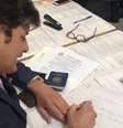 Dr. Rey publicou nas redes sociais vídeo em que aparece escrevendo uma carta em português no TRE-SP  Foto: Twitter / Reprodução