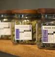 <p>Produtos elaborados com maconha s&atilde;o vistos em Portland, em Oregon, nos Estados Unidos</p>  Foto: Steve Dipaola / Reuters