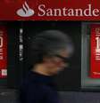 <p>Medida chega apenas dois dias após o rival Bradesco ter feito anúncio semelhante</p>  Foto: Susana Vera / Reuters