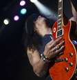 O ex-guitarrista do Guns N' Roses Slash e a banda Aerosmith se apresentaram nesta quinta-feira (30), em Inglewood, na Califórnia, como parte da turnê Let Rock Rule  Foto: Mario Anzuoni / Reuters