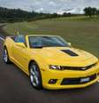 <p>Até o esportivo Camaro participa da nova peça publicitária da Chevrolet</p>  Foto: Divulgação