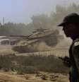 <p>Tanques israelenses se deslocam próximo à Faixa de Gaza em 1º de agosto</p>  Foto: Tsafrir Abayov / AP
