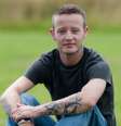 Billy-Joe Newington, 25 anos, disse que está nervoso para fazer a cirurgia, último passo para se sentir o homem que sempre soube que era"  Foto: Daily Mail / Reprodução