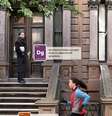 <p>O anúncio de página inteira é da companhia da indústria de marijuana Leafly </p>  Foto: Reuters