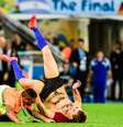<p>Torcedor invade o gramado durante partida final da Copa, entre Alemanha e Argentina, no Estádio do Maracanã. Rio de Janeiro</p>  Foto: Fernando Dantas / Gazeta Press