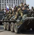 Milícia pró-Rússia em Donetsk, no leste da Ucrânia  Foto: Dmitry Lovetsky / AP