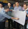 <p>Garotinho mostra proposta de metrô partindo da Pavuna até Nova Iguaçu</p>  Foto: Paula Bianchi / Terra