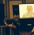 <p class="text">Julian Assange deu conselhos a Edward Snowden durante uma videoconferência em um fórum sobre a liberdade de expressão realizado na Cidade do México</p>  Foto: Twitter