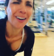 Luciana Gimenez "se joga" no chão em vídeo   Foto: Instagram / Reprodução