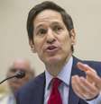 <p>O diretor do Centro de Controle e Prevenção de Doenças dos EUA, Tom Frieden, participa de audiência sobre a crise do ebola na África em Congresso dos EUA, em 7 de agosto</p>  Foto: Jonathan Ernst / Reuters