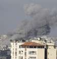 <p>Fuma&ccedil;a &eacute; vista em Gaza ap&oacute;s ataque a&eacute;reo de Israel, segundo testemunhas, nesta sexta-feira</p>  Foto: Ahmed Zakot / Reuters
