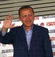 <p>Tayyip Erdogan acena para simpatizantes durante a celebração de sua vitória na corrida presidencial em Ancara, em 10 de agosto</p>  Foto: Umit Bektas / Reuters