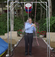 <p>Bill Gates, o homem mais rico do mundo, construiu uma engenhoca para participar do desafio do balde de água fria</p>  Foto: Reprodução/YouTube