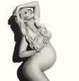 <p>Cantora também é mãe de Max, de seis anos</p>  Foto: Instagram / @xtina / Reprodução