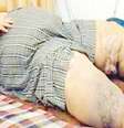 <p>Com obesidade mórbida, diabetes e elefantíase, Humood foi aconselhado a esperar pela morte em sua casa</p>  Foto: Reprodução / Al Arabiya News