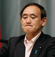 O porta-voz do governo japonês anunciou nesta segunda-feira que o país irá fornecer o medicamento para pacientes com ebola  Foto: Yuya Shino / Reuters