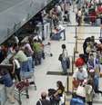 <p>Greve geral convocada para quinta afeta aeroportos na Argentina</p>  Foto: BBC News Brasil