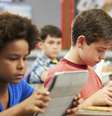 Psicólogos afirmam que o efeito da mídia digital pode ser muito mais danoso que se imagina.  Foto: BBC News Brasil