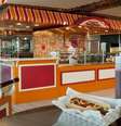 <p>Cachorro-quente está entre fast-foods a bordo de cruzeiros</p>  Foto: Royal Caribbean International/Divulgação