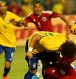 <p>David Luiz se machucou sozinho</p>  Foto: Bruno Domingos/Mowa Press / Divulgação