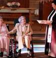 <p>Vivian Boyack&nbsp;e Alice Dubs esperaram 72 anos para poderem se casar</p>  Foto: Twitter