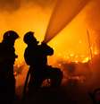 Bombeiros demoraram mais de três horas para controlar o incêndio na favela  Foto: Vinícius Gonçalves / Futura Press