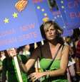 <p>Mulher segura cartaz pela independência: "Catalunha como um novo Estado da União Europeia"</p>  Foto: David Ramos / Getty Images 
