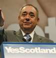 <p>O líder separatista da Escócia dá entrevista coletiva em Edimburgo nesta quinta-feira</p>  Foto: Russell Cheyne / Reuters