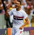 <p>Souza fez dois gols no primeiro tempo</p>  Foto: Alexandre Schneider / Getty Images 