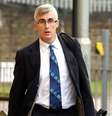 <p>Myles Bradbury foi probido pela Justiça de ter contato com crianças</p>  Foto: Daily Mirror / Reprodução