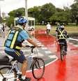 <p>Ciclistas reclamam de obstáculos que prejudicam a fluidez de quem usa essas vias com bicicleta</p>  Foto: Cristine Rochol / PMPA