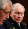 <p>O secret&aacute;rio da Defesa, Chuck Hagel, e o general Martin Dempsey&nbsp;participam de&nbsp;uma audi&ecirc;ncia no Senado, em Washington, em 16 de setembro</p>  Foto: Kevin Lamarque / Reuters
