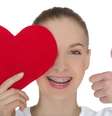 Com dicas de especialistas todos podem beijar sem medo com aparelho ortodôntico  Foto: Zametalov / Shutterstock