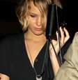 <p>Jennifer Lawrence, foi vítima de invasão em sua conta no iCloud, crime está sendo investigado pelo FBI</p>  Foto: Daily Mail