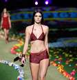 <p>Kendall Jenner no desfile da grife Tommy Hilfiger</p>  Foto: Randy Brooke / Getty Images 