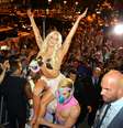 Lady Gaga veste look ousado  Foto: The Grosby Group