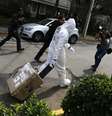 <p>Policial deixa &aacute;rea onde bomba explodiu em Santiago, em 8 de setembro</p>  Foto: Ivan Alvarado / Reuters
