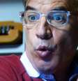 <p>Téo fica na dúvida, mas não resiste e divulga verdade </p>  Foto: Império/TVGlobo / Divulgação