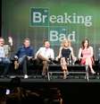 Elenco do seriado Breaking Bad atende entrevista coletiva  Foto: Frederick M. Brown / Getty Images 
