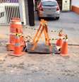 <p>A obra obstruiu o acesso a garagens de empresas</p>  Foto: Regina Aparecida Lima de Carvalho  / vc repórter