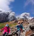 <p>Monte Ontake, localizado a cerca de 100 km de Nagoia, no Japão, entrou em erupção neste sábado; ao menos 30 pessoas ficaram feridas</p>  Foto: Reprodução