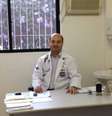 <p>Formado na Espanha, Claudio Simosono voltou ao Brasil pelo programa Mais Médicos</p>  Foto: BBC News Brasil