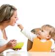 Se a mãe já teve ou tem cárie, essas bactérias podem ser transmitidas para o bebê por meio da saliva, assim que os dentinhos começam a nascer  Foto: Oksana Kuzmina / Shutterstock