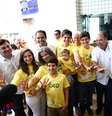 <p>Paulo Câmara posou com família de Eduardo Campos</p>  Foto: @paulocamara40/Twitter / Reprodução